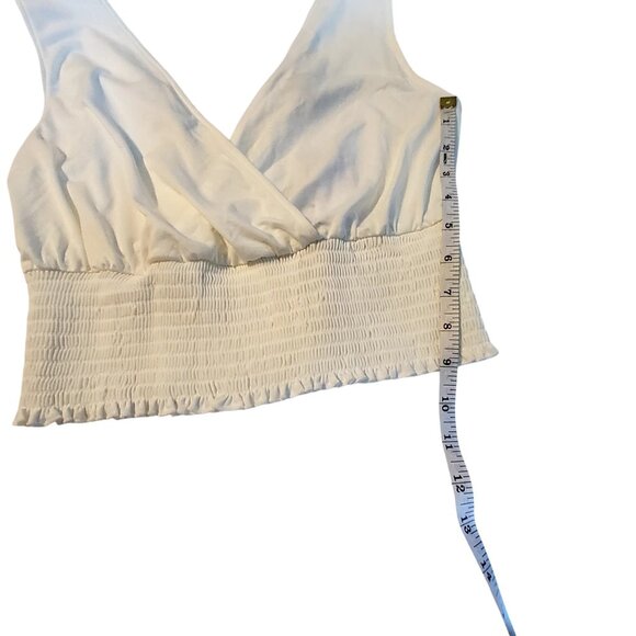 Wild Fable White Sleeveless Smocked Crop Top Size Medium Deep V-neckline - Picture 5 of 7